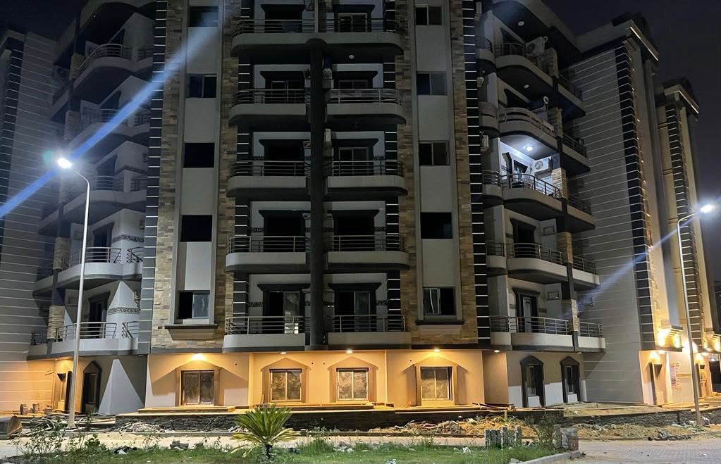 شقة 158م للتمليك بمقدم 900 ألف وتقسيط 7 سنوات على الدائري المعادي بعد كارفور