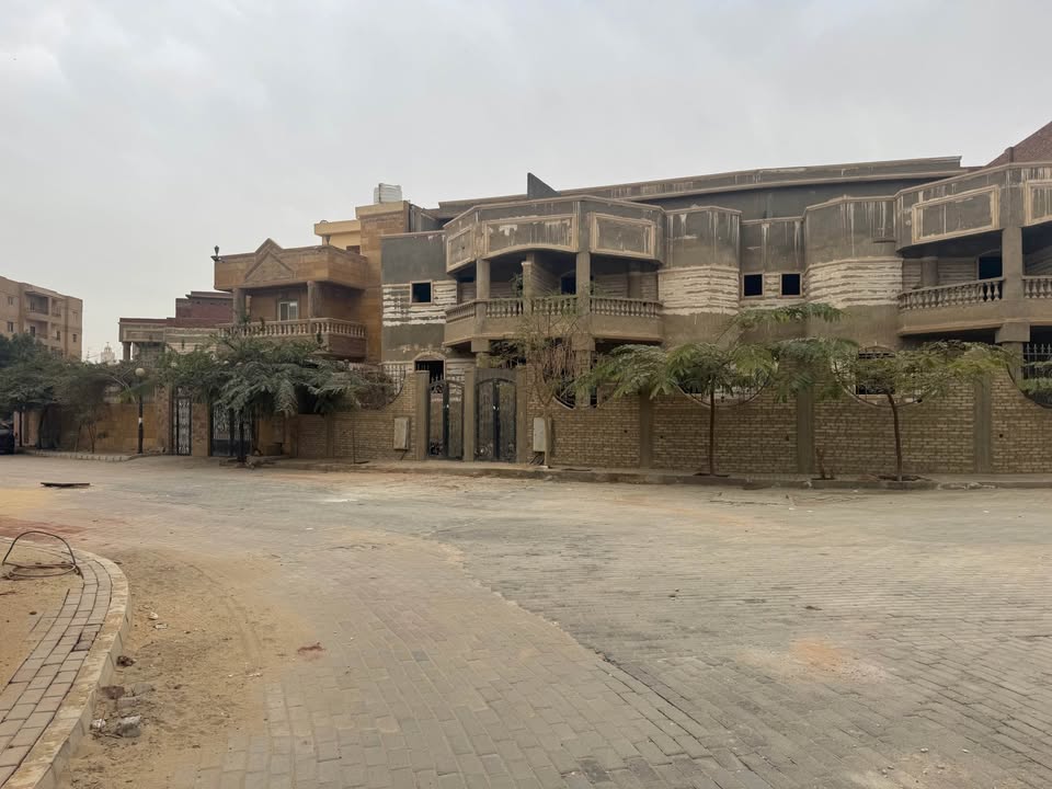 تم تنزيل السعر لسرعه البيع توين هاوس للبيع في خدايق اكتوبر