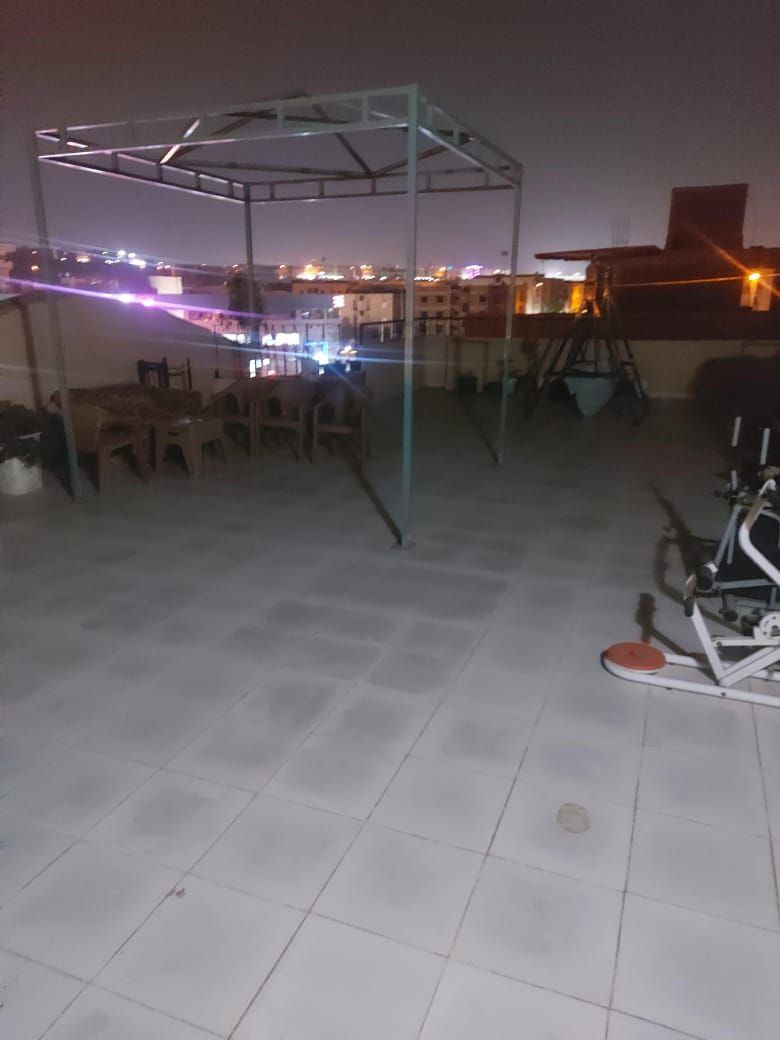 شقة + روف للبيع في مدينة العبور