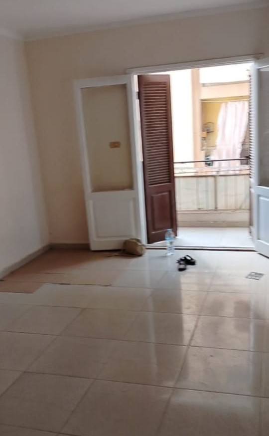 شقه موقع مميز اكتوبر ابناء الجيزة غرفتين وصاله ش واسع وخدمات تفاصيل ت واتس 002 01140244072